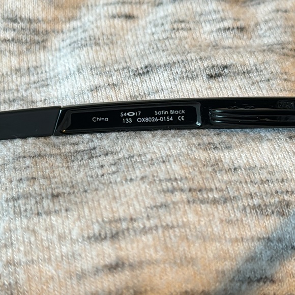 Oakley Currency Glasses Frames w/ Case - Picture 4 of 6